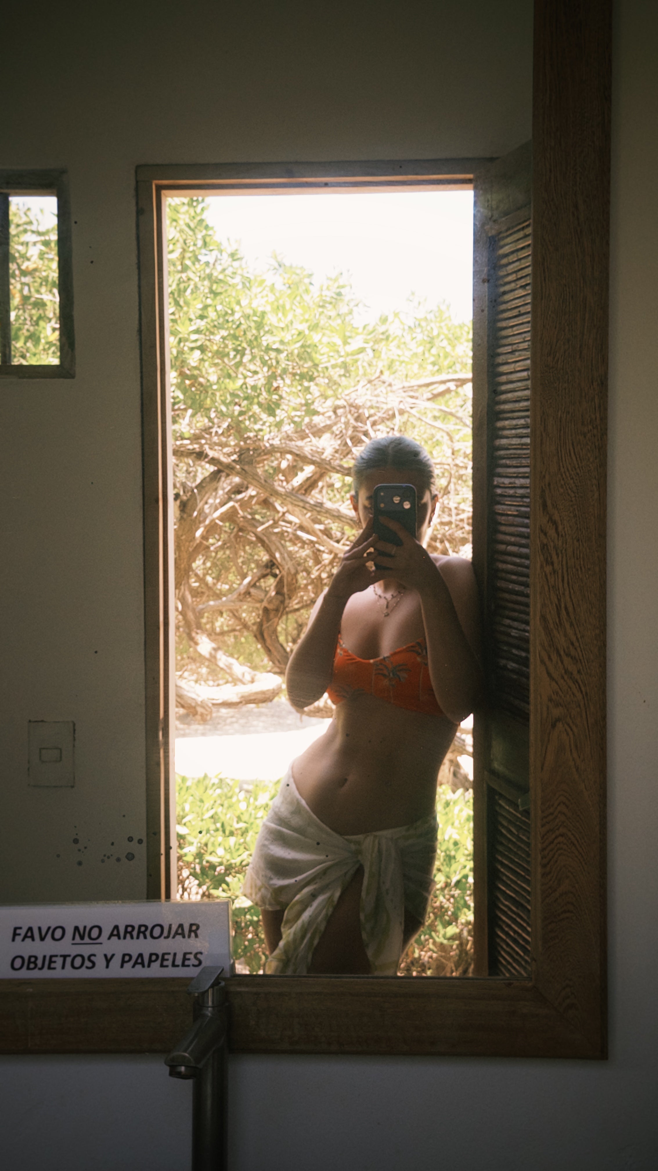 Pareo: la pieza infaltable que transforma cualquier look de playa