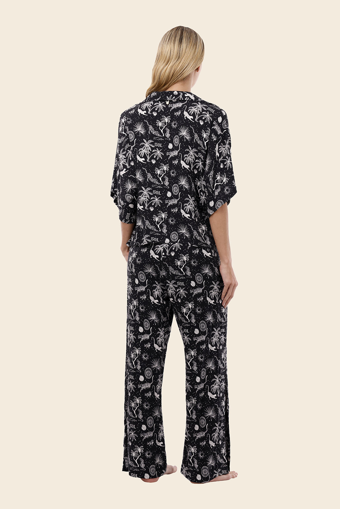 Black Sunset Dreams Laze Shirt